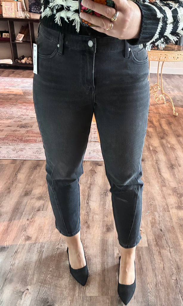 Liv Relaxed Crop Jeans