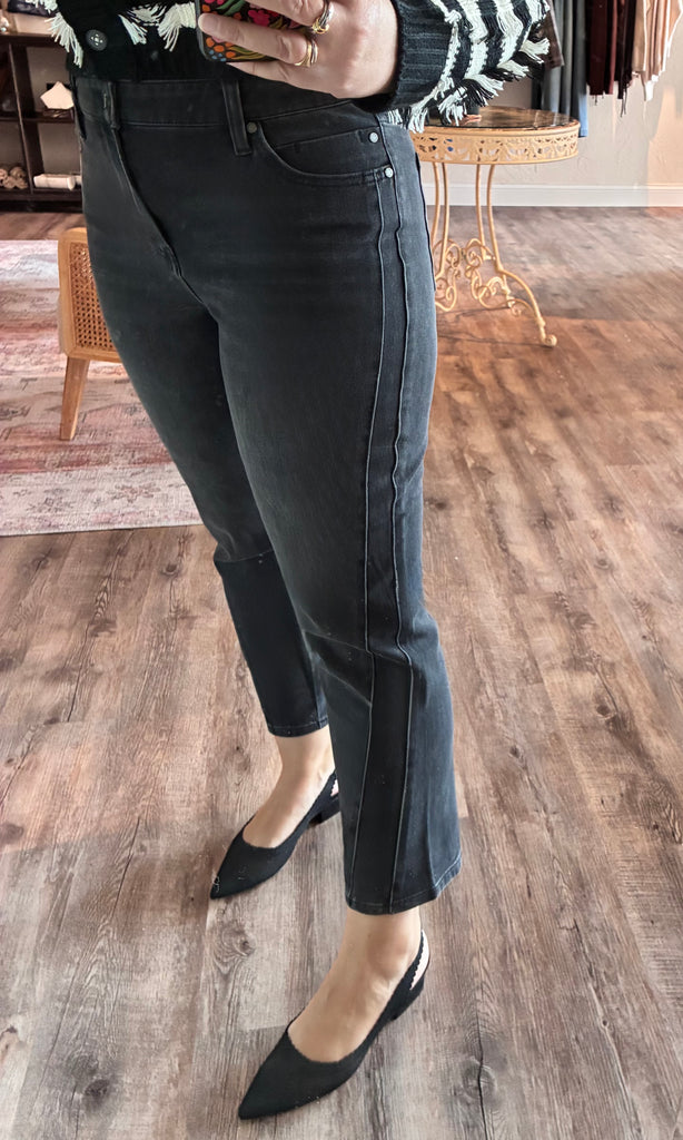 Liv Relaxed Crop Jeans